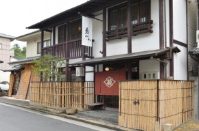 Itsukushimahigashimonzen Kikugawa
